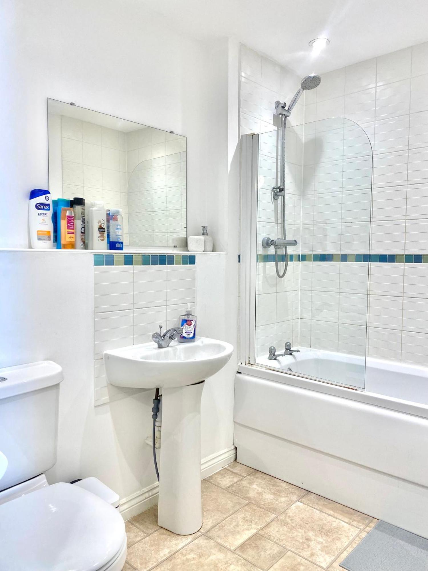 Free Private Parking! Oakley House And Garden! Fully Equipped 4 Comfy Beds Villa Corby Exterior photo
