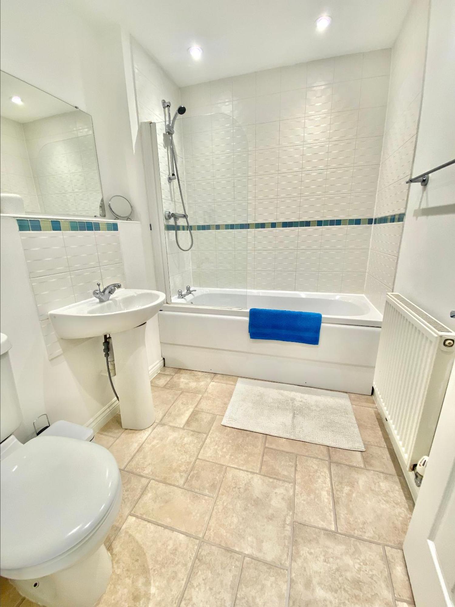 Free Private Parking! Oakley House And Garden! Fully Equipped 4 Comfy Beds Villa Corby Exterior photo