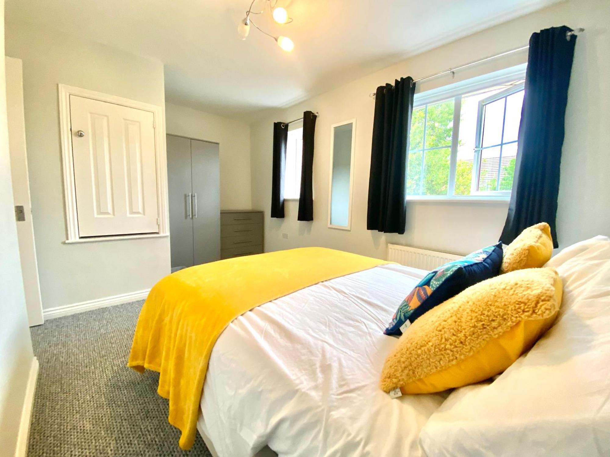 Free Private Parking! Oakley House And Garden! Fully Equipped 4 Comfy Beds Villa Corby Exterior photo